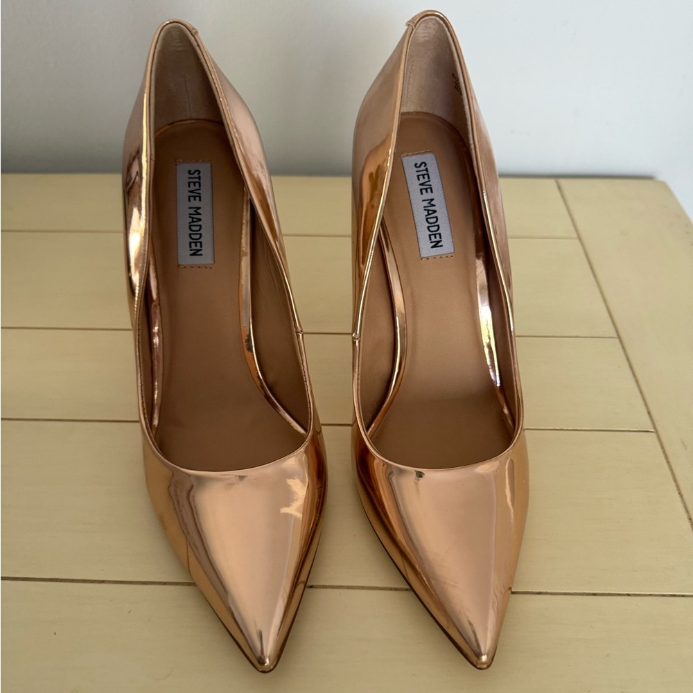 Steve Madden Metallic Gold Pumps